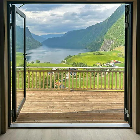 Renovated With Views Over Breimsvatnet Vakantiehuis
