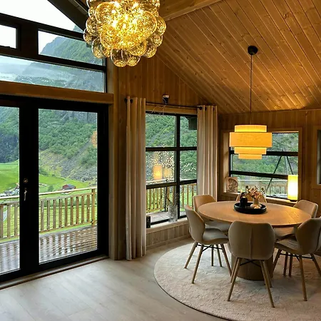 Renovated With Views Over Breimsvatnet Vakantiehuis
