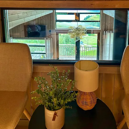Renovated With Views Over Breimsvatnet Vakantiehuis *