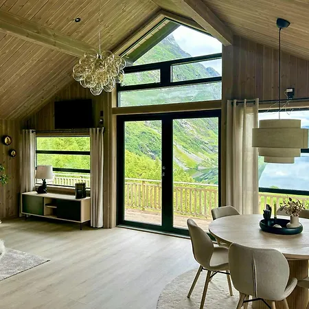 Renovated With Views Over Breimsvatnet Klakegg